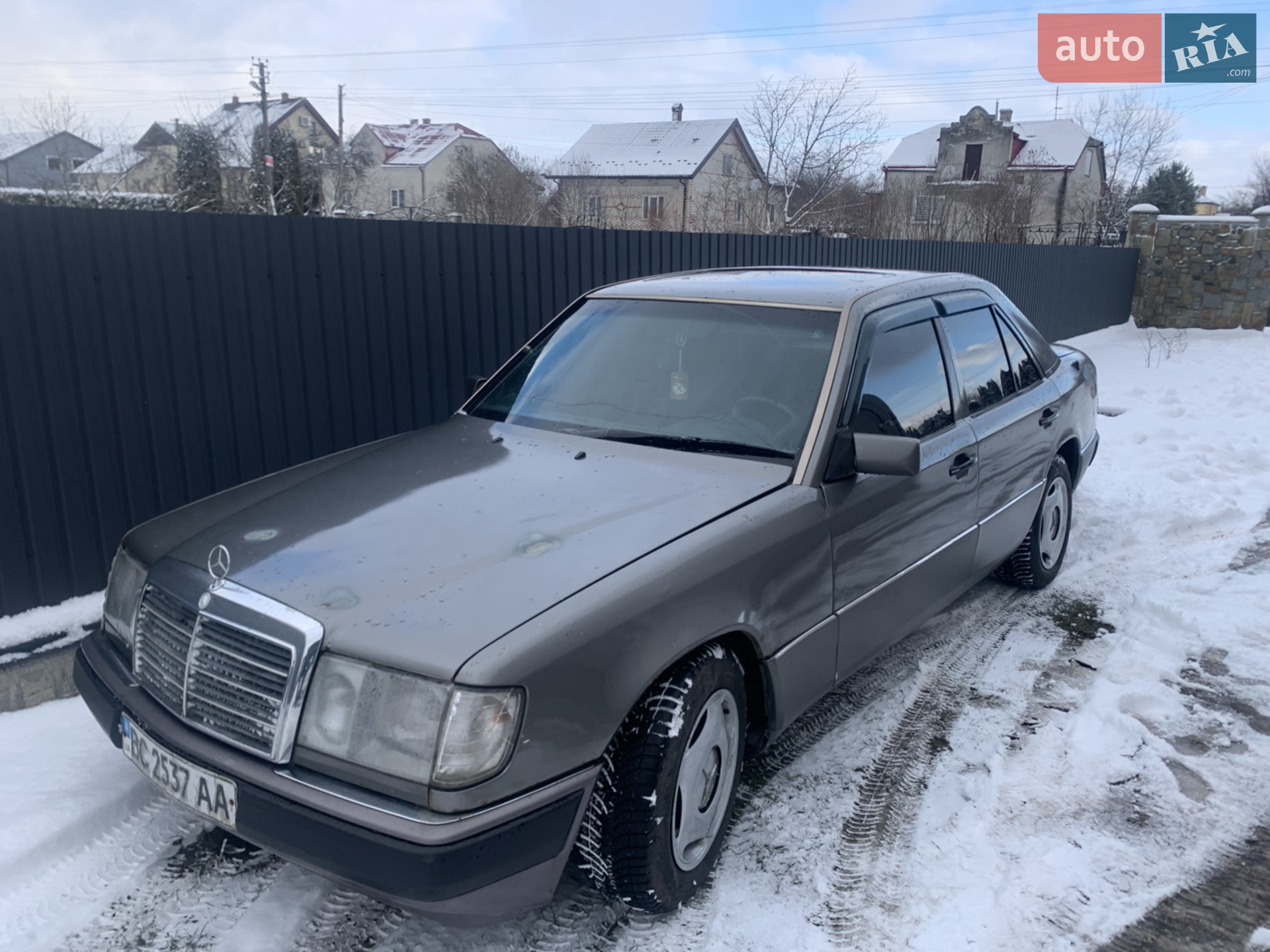 Mercedes-Benz E-Class, 1986