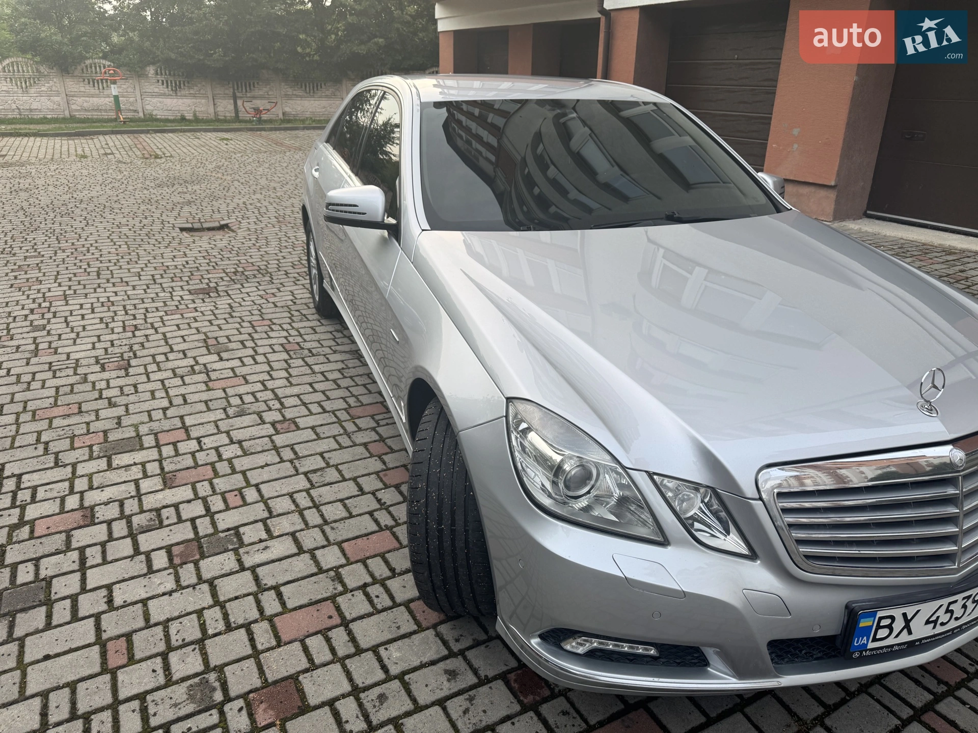 Mercedes-Benz E-Class, 2011