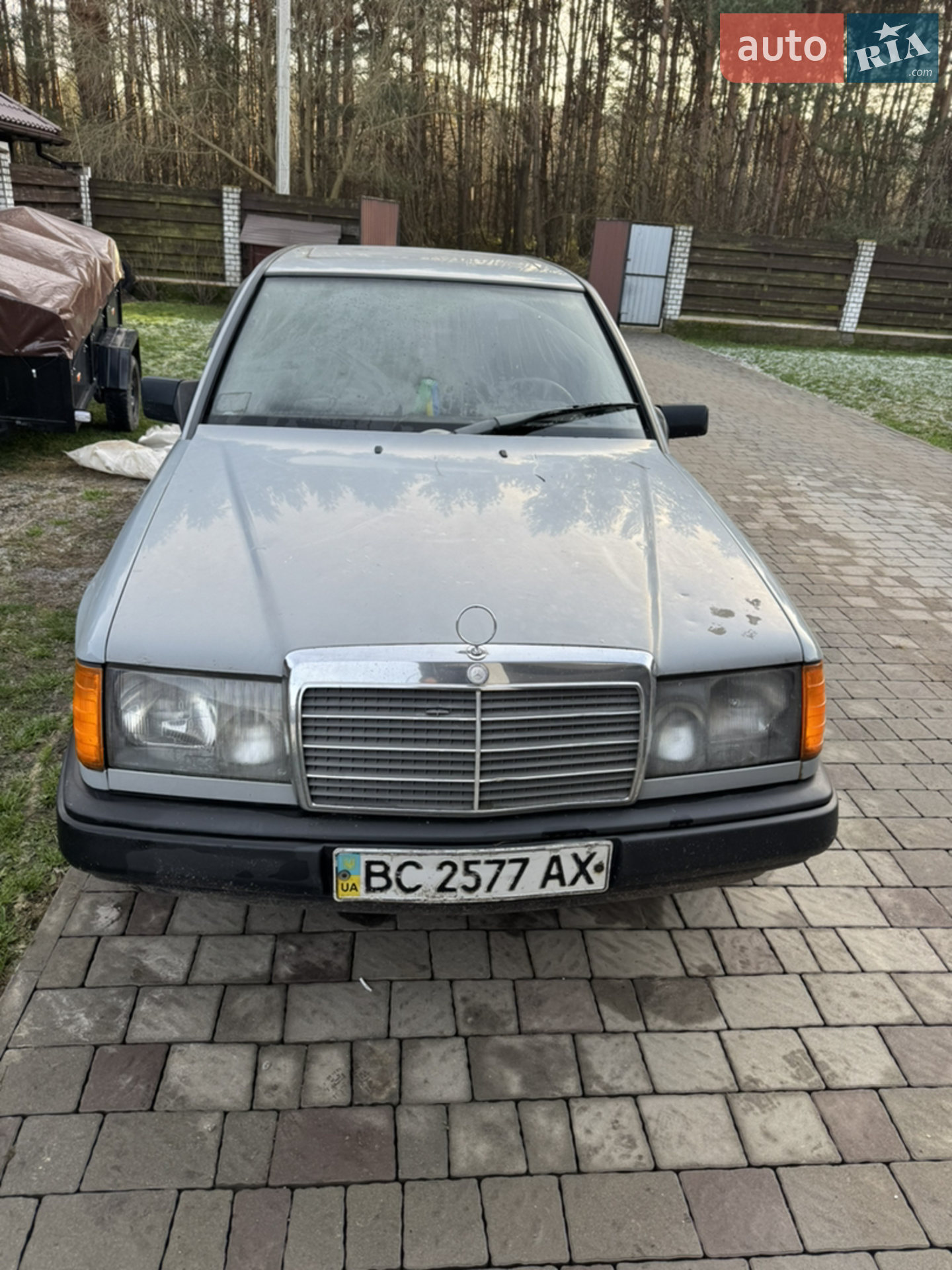 Mercedes-Benz E-Class, 1989