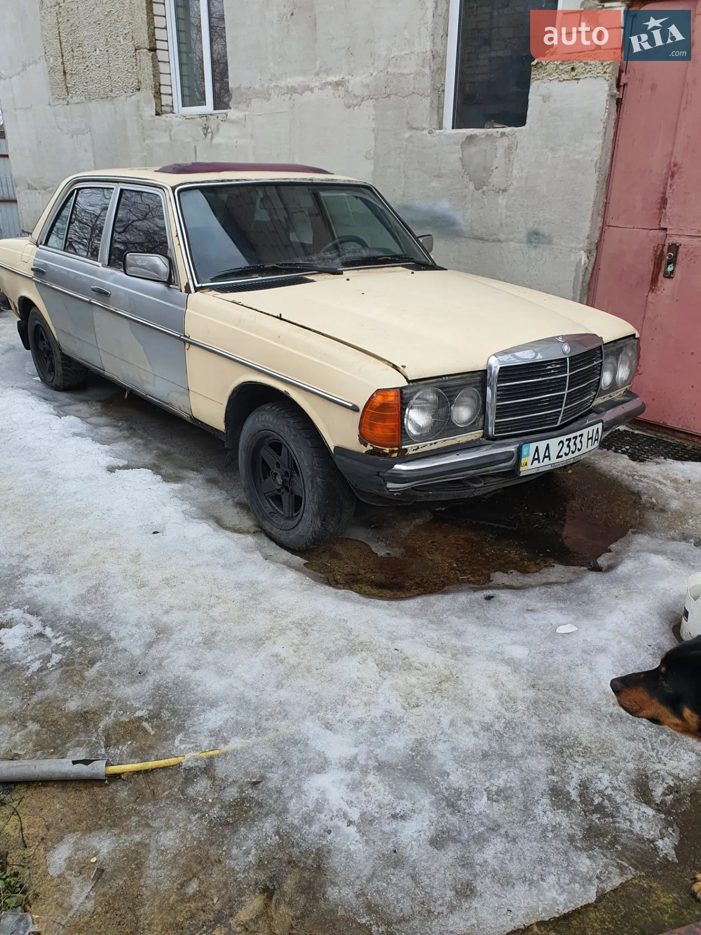 Mercedes-Benz E-Class, 1977