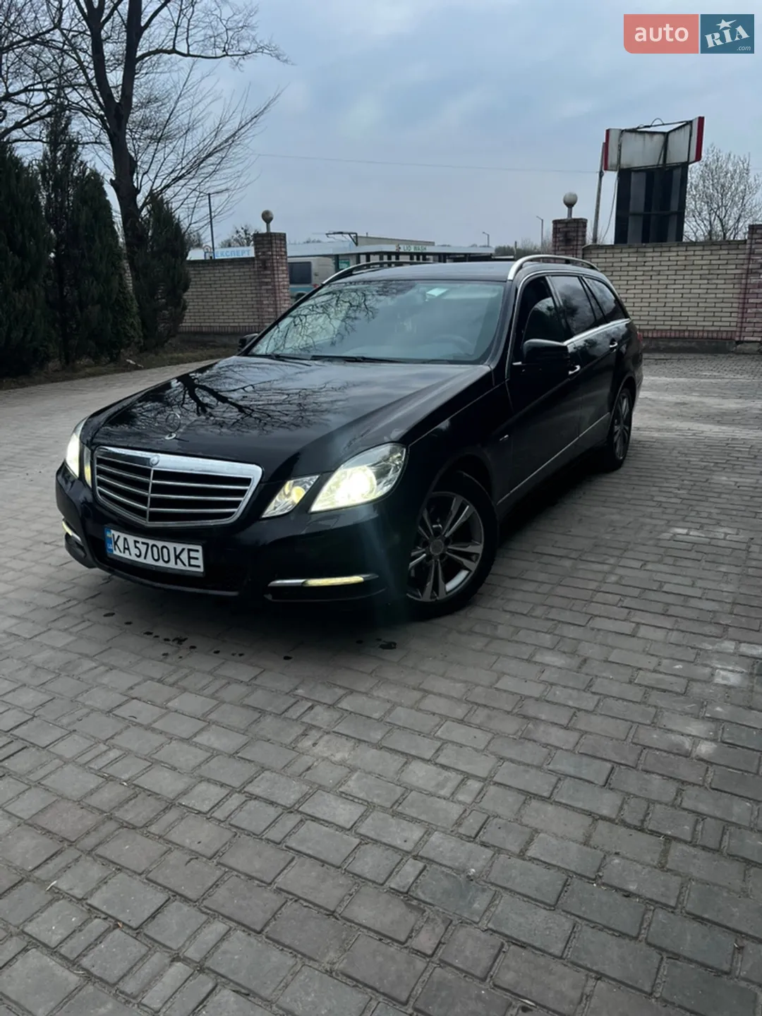 Mercedes-Benz E-Class, 2011