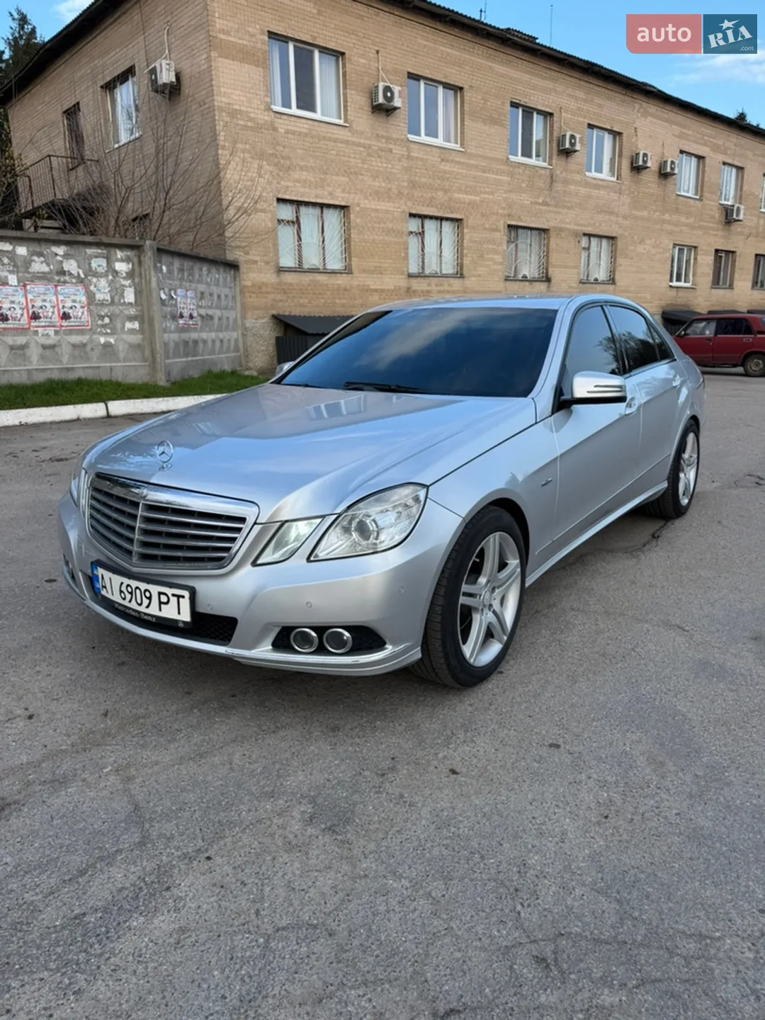 Mercedes-Benz E-Class, 2011