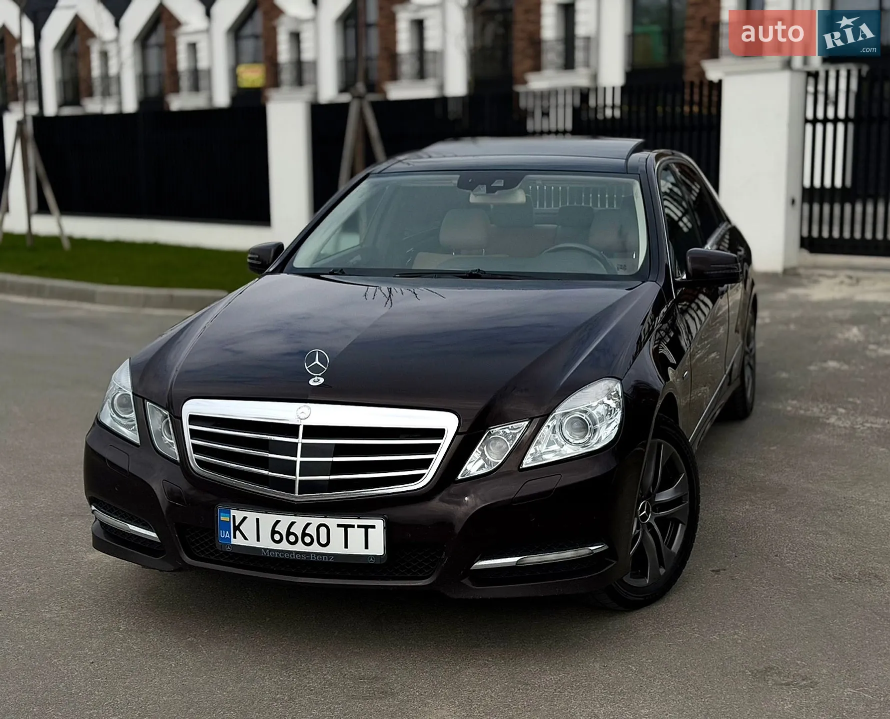 Mercedes-Benz E-Class, 2011