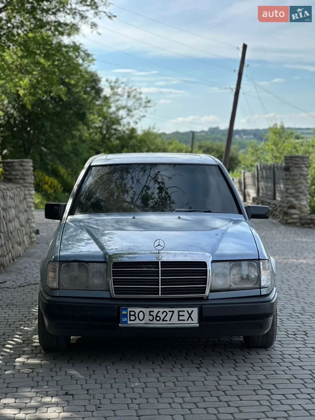 Mercedes-Benz E-Class, 1989