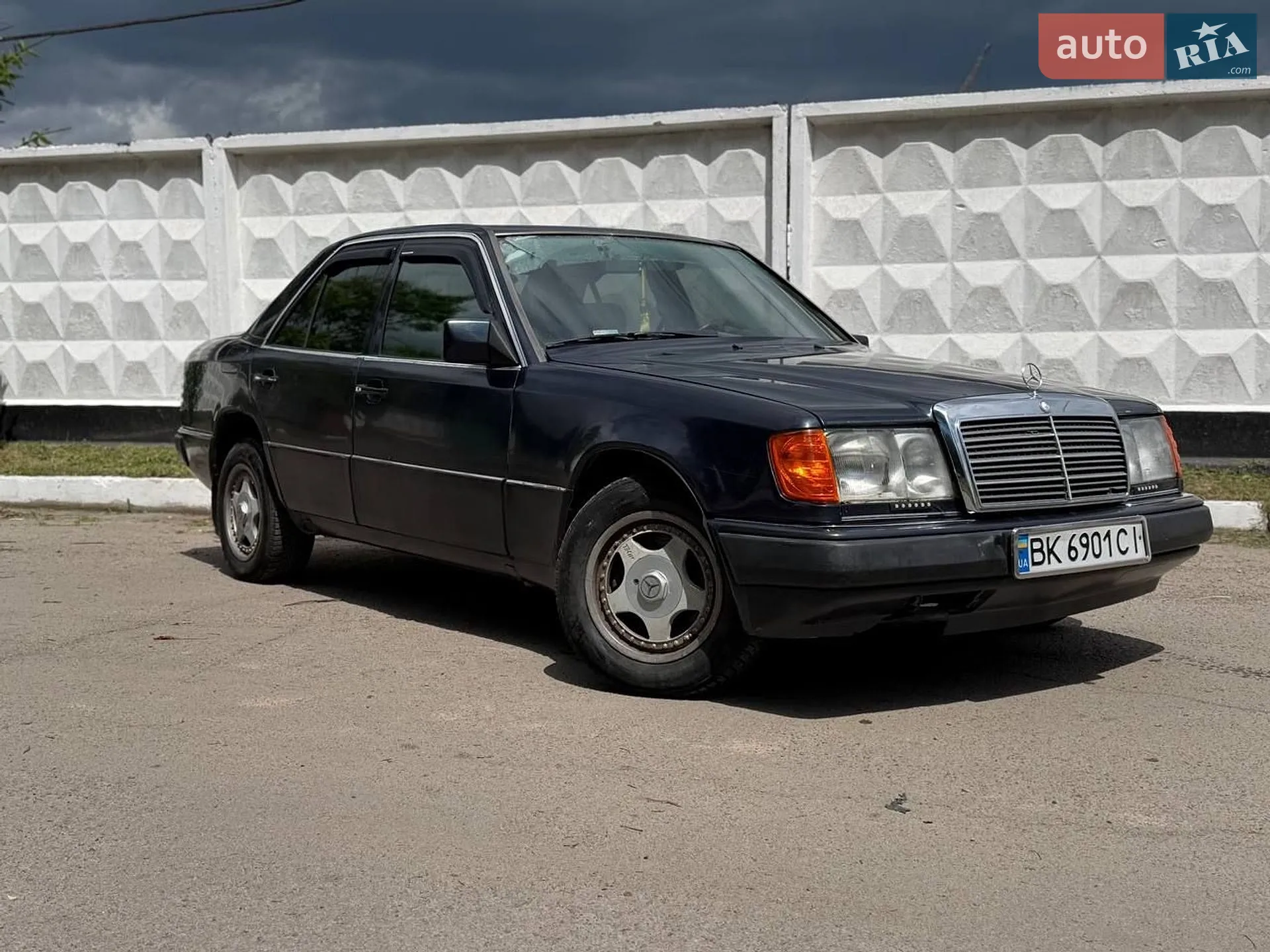 Mercedes-Benz E-Class, 1992