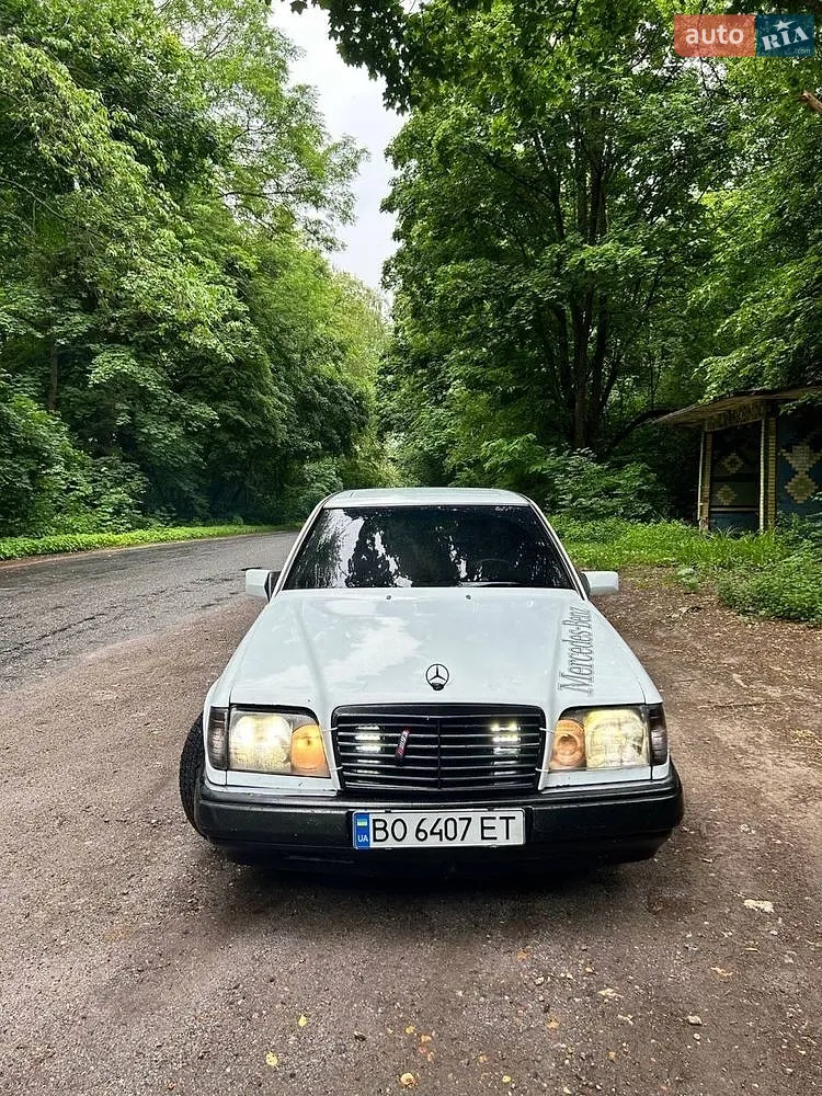 Mercedes-Benz E-Class, 1988