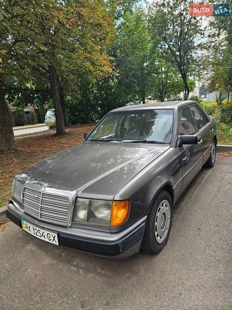 Mercedes-Benz E-Class, 1987