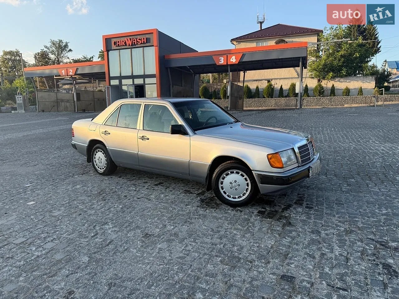 Mercedes-Benz E-Class, 1992