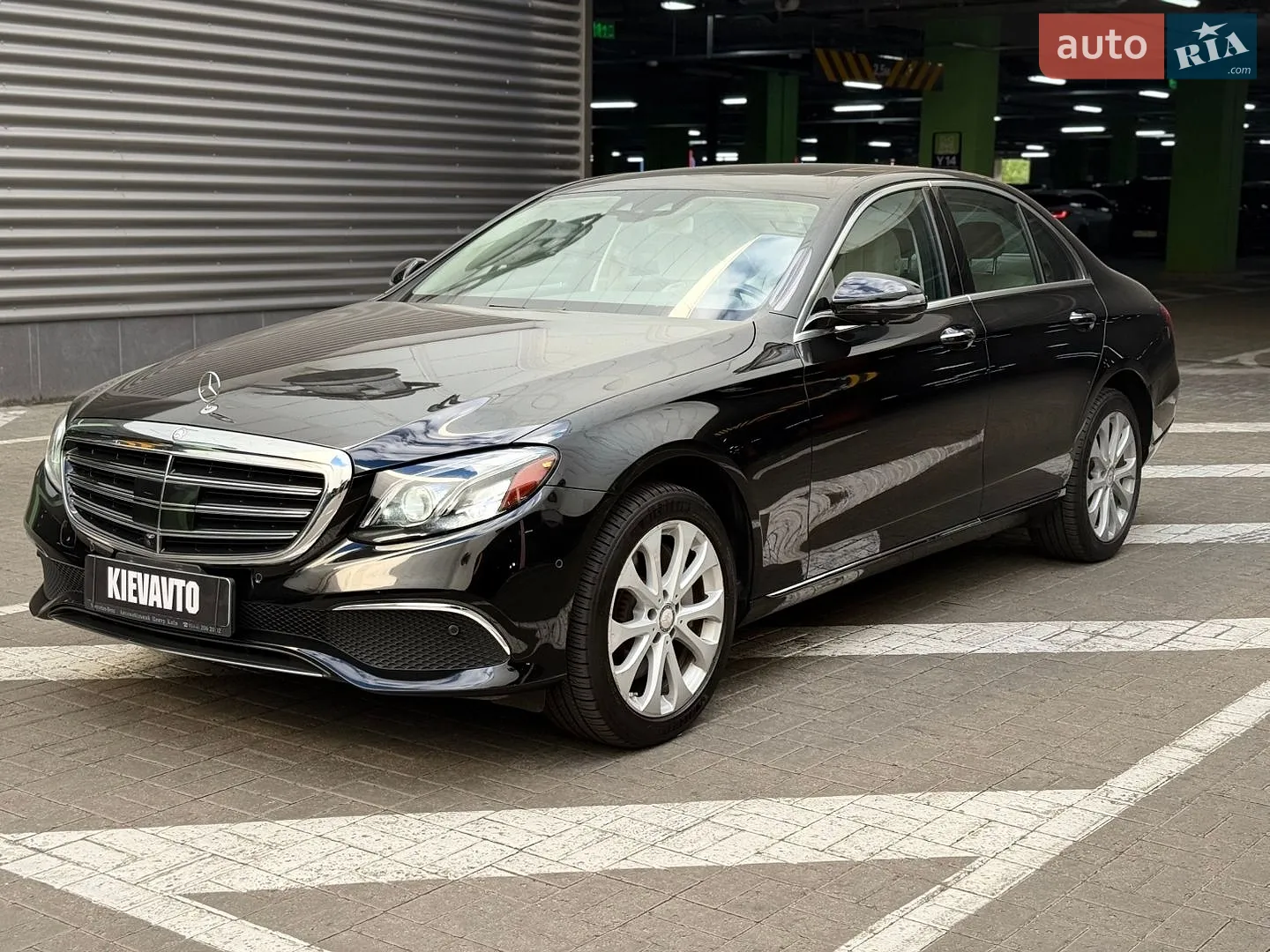 Mercedes-Benz E-Class 2017 — 1
