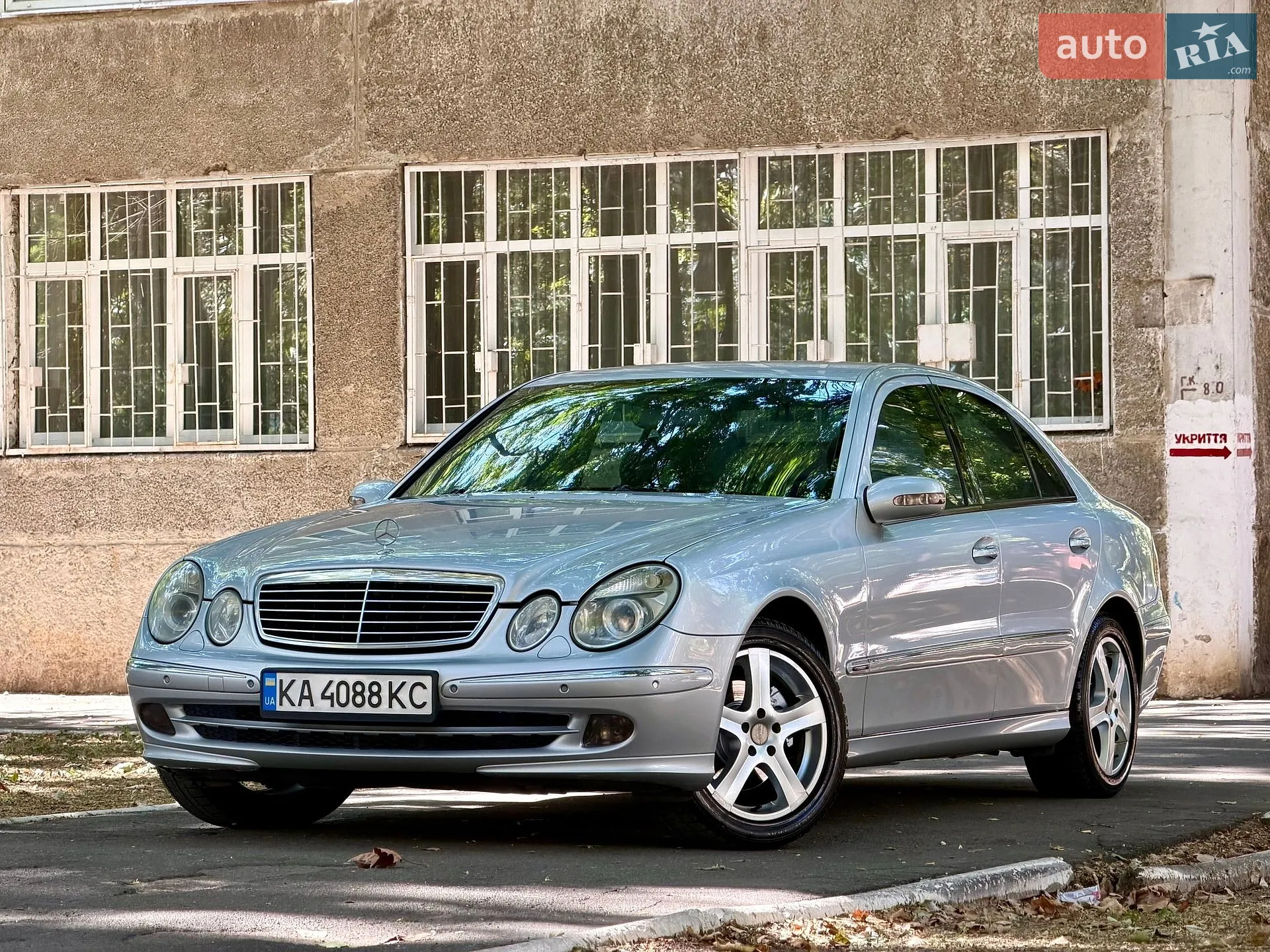 Mercedes-Benz E-Class, 2005