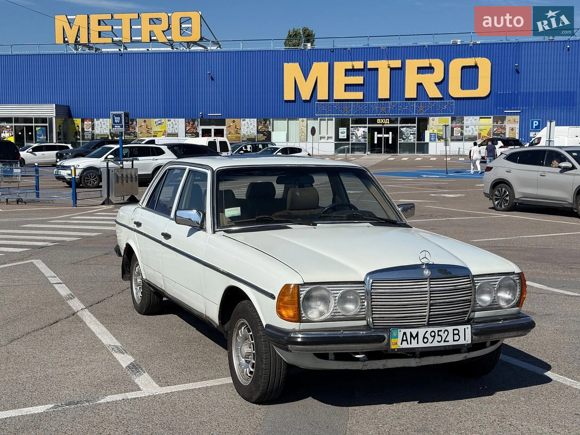 Mercedes-Benz E-Class, 1984
