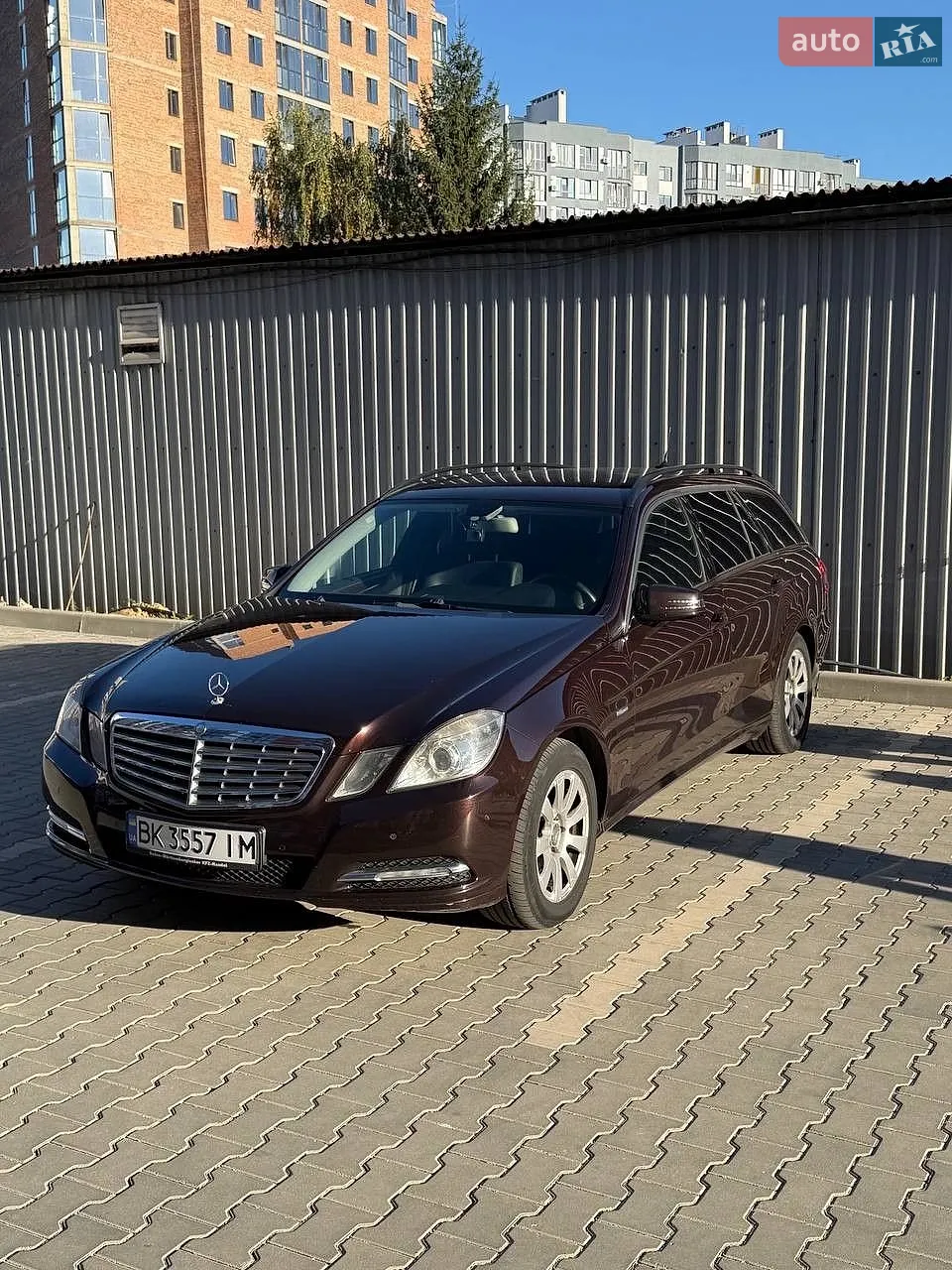 Mercedes-Benz E-Class, 2011