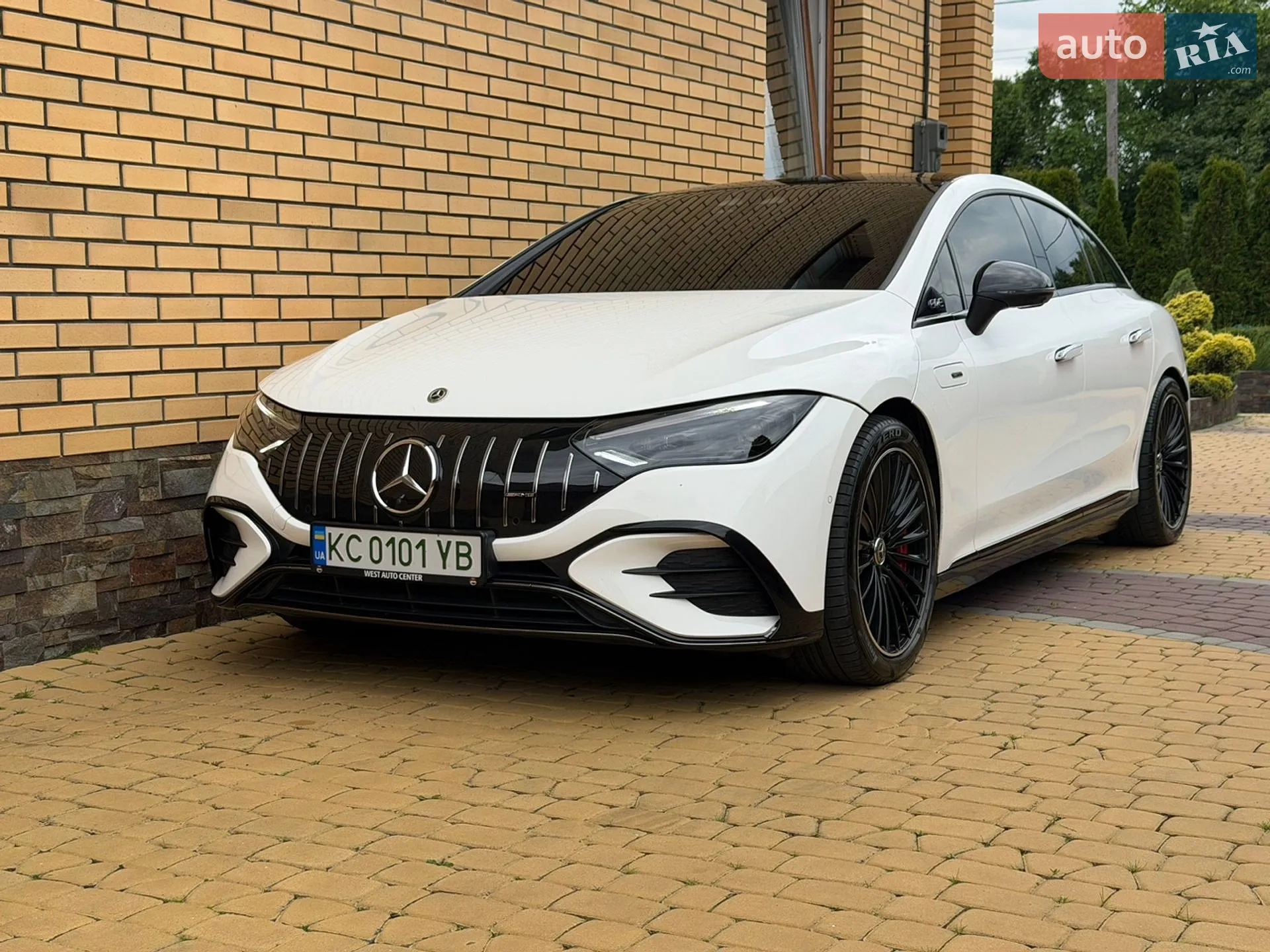 Mercedes-Benz EQE, 2023