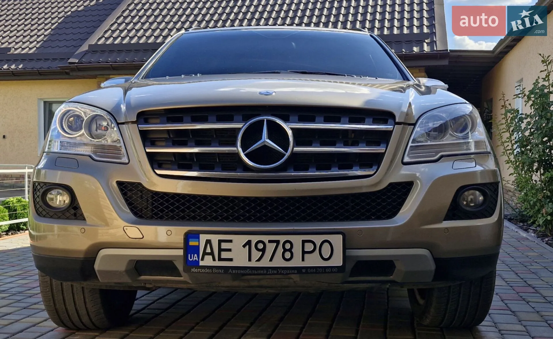 Mercedes-Benz M-Class, 2010