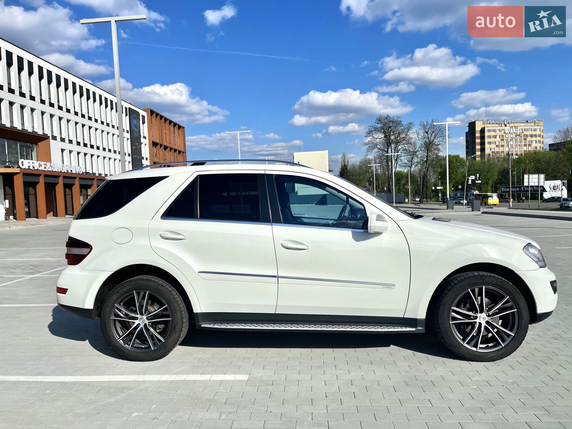 Mercedes-Benz M-Class, 2009