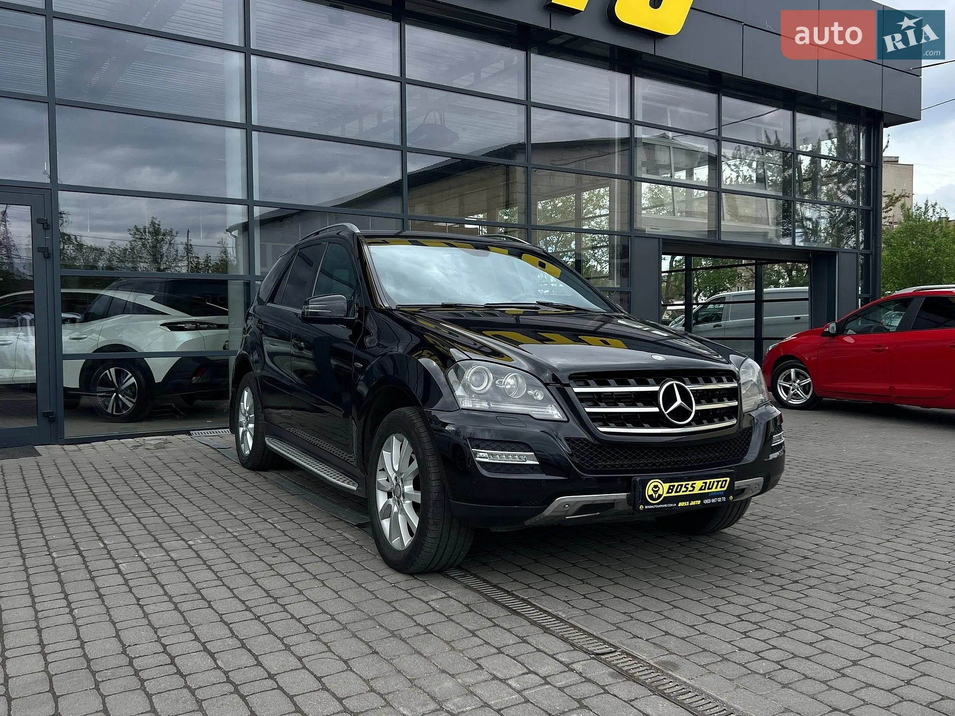 Mercedes-Benz M-Class, 2011