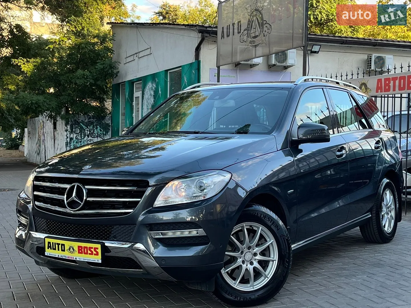 Mercedes-Benz M-Class, 2012