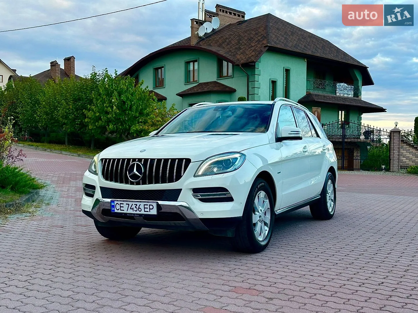 Mercedes-Benz M-Class, 2012