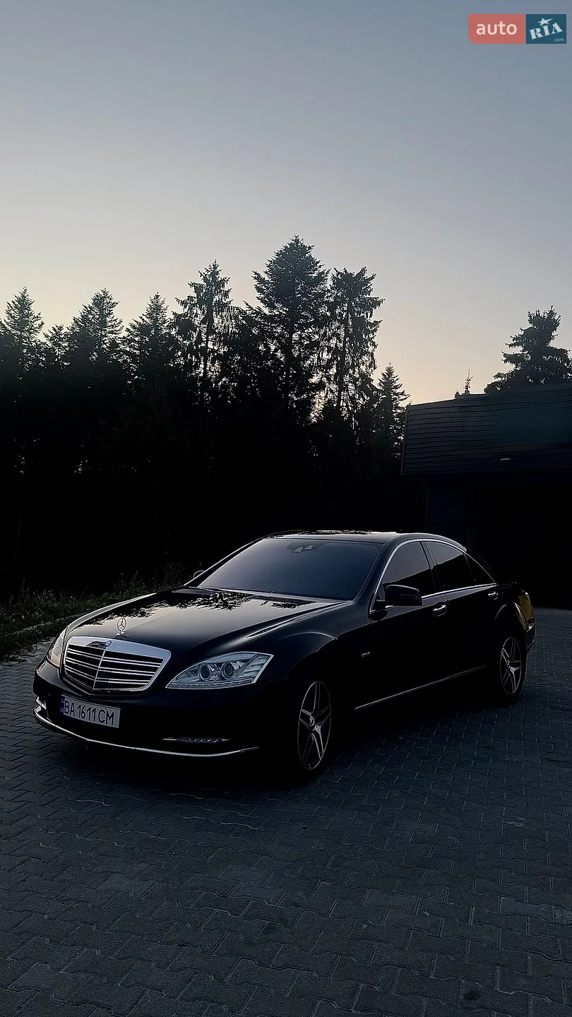Mercedes-Benz S-Class, 2011