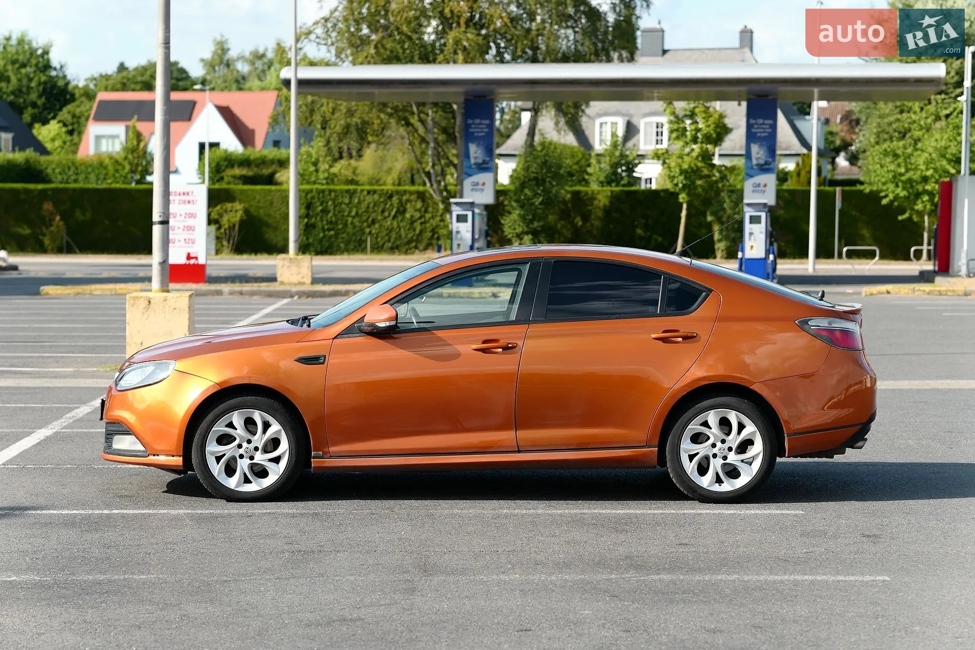 MG 6, 2012
