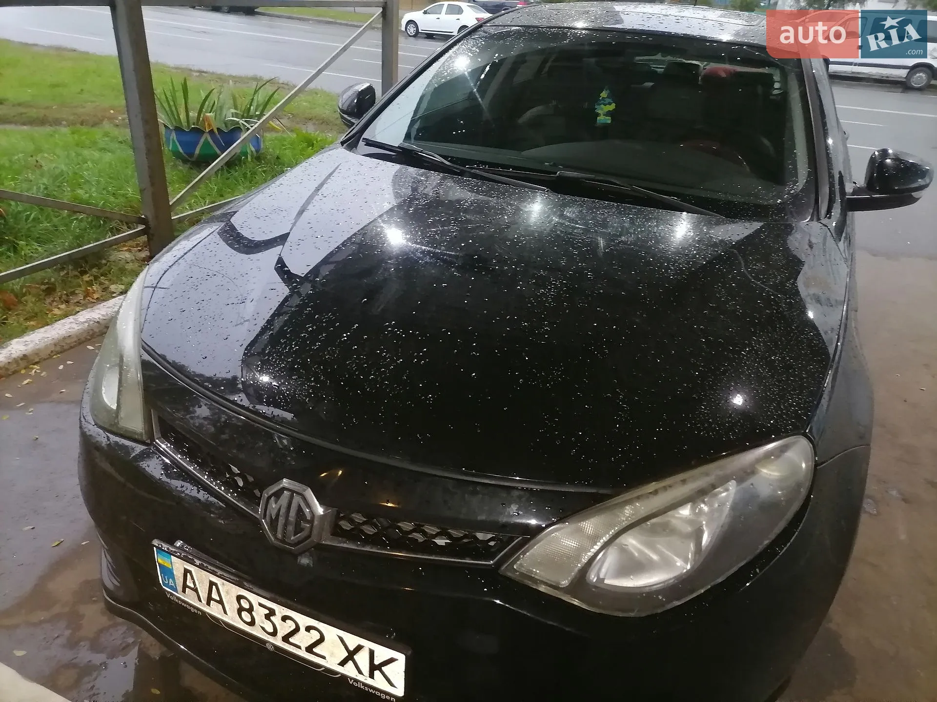 MG 6, 2012