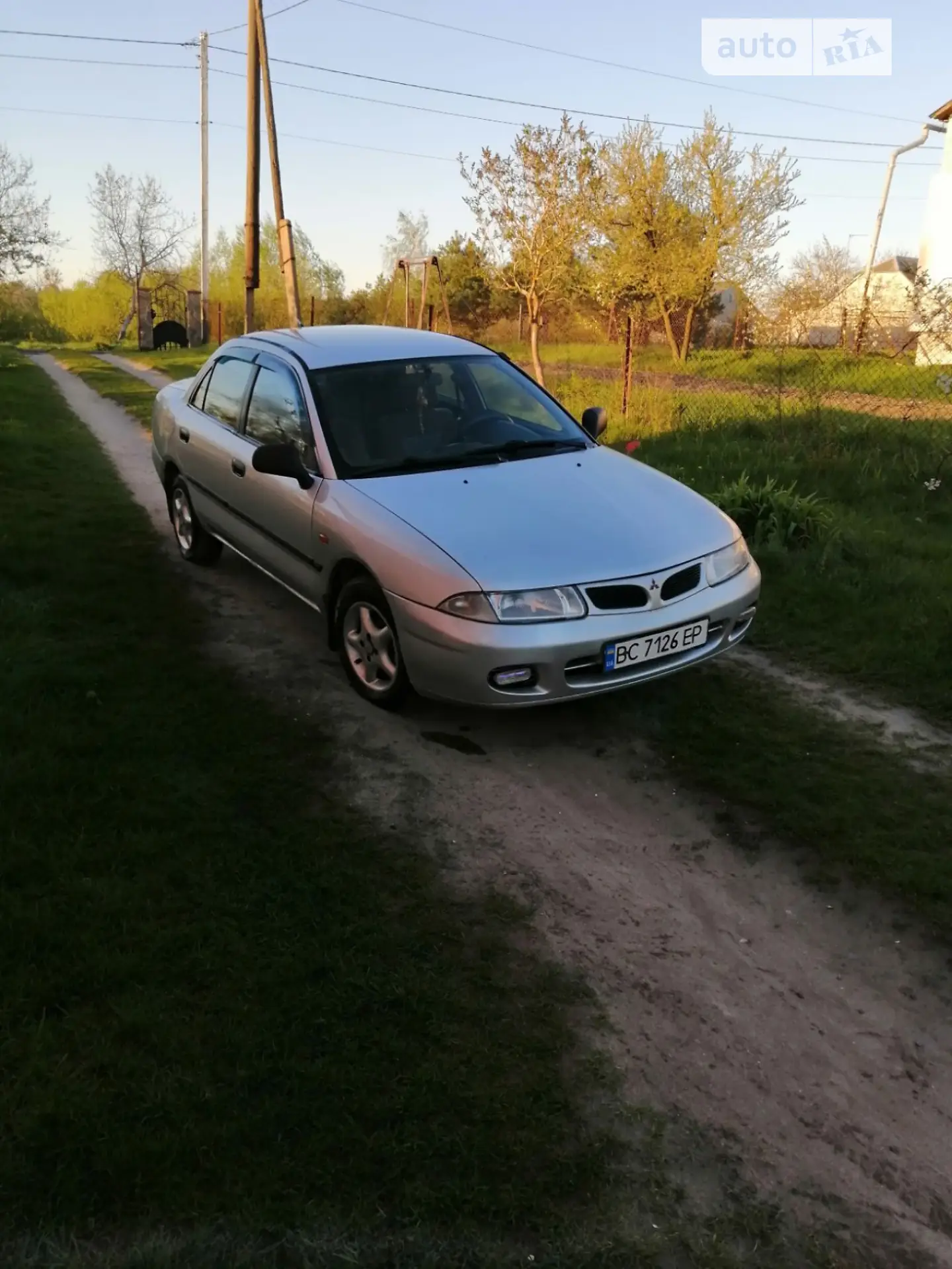Mitsubishi Carisma, 1998