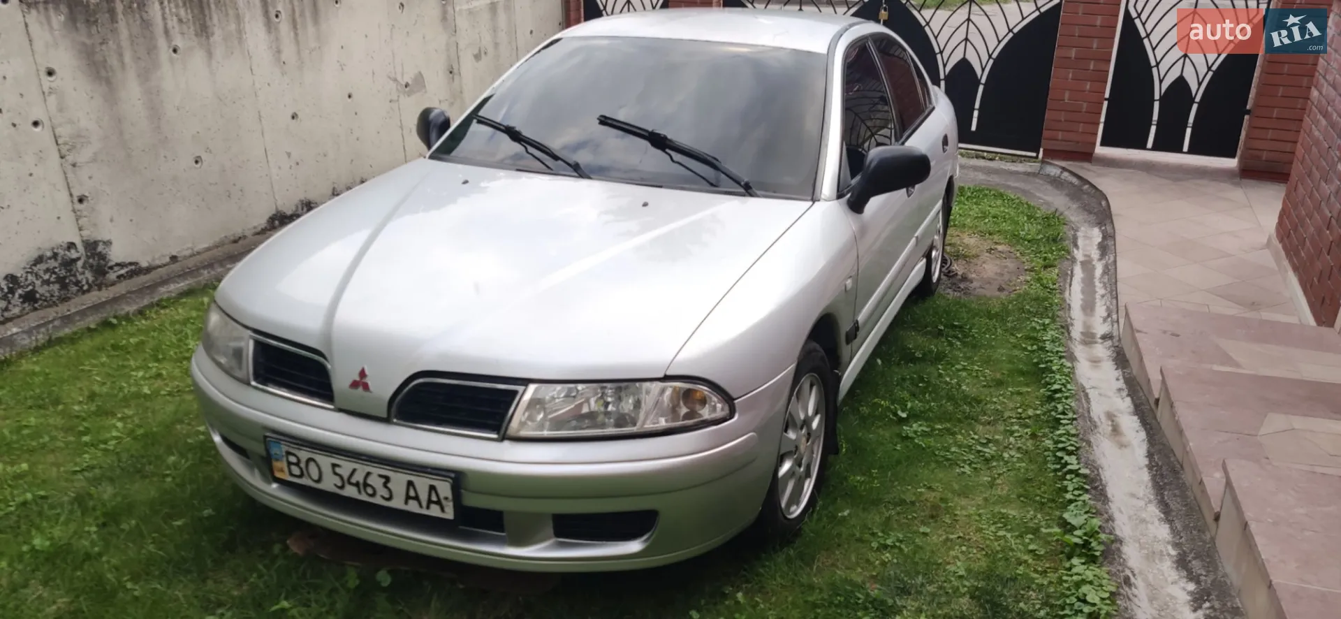 Mitsubishi Carisma, 2001