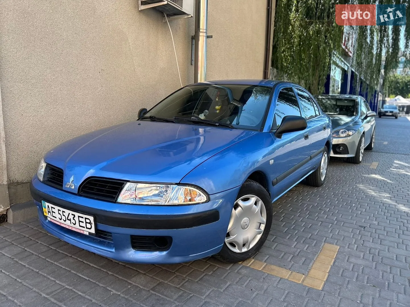 Mitsubishi Carisma, 2001