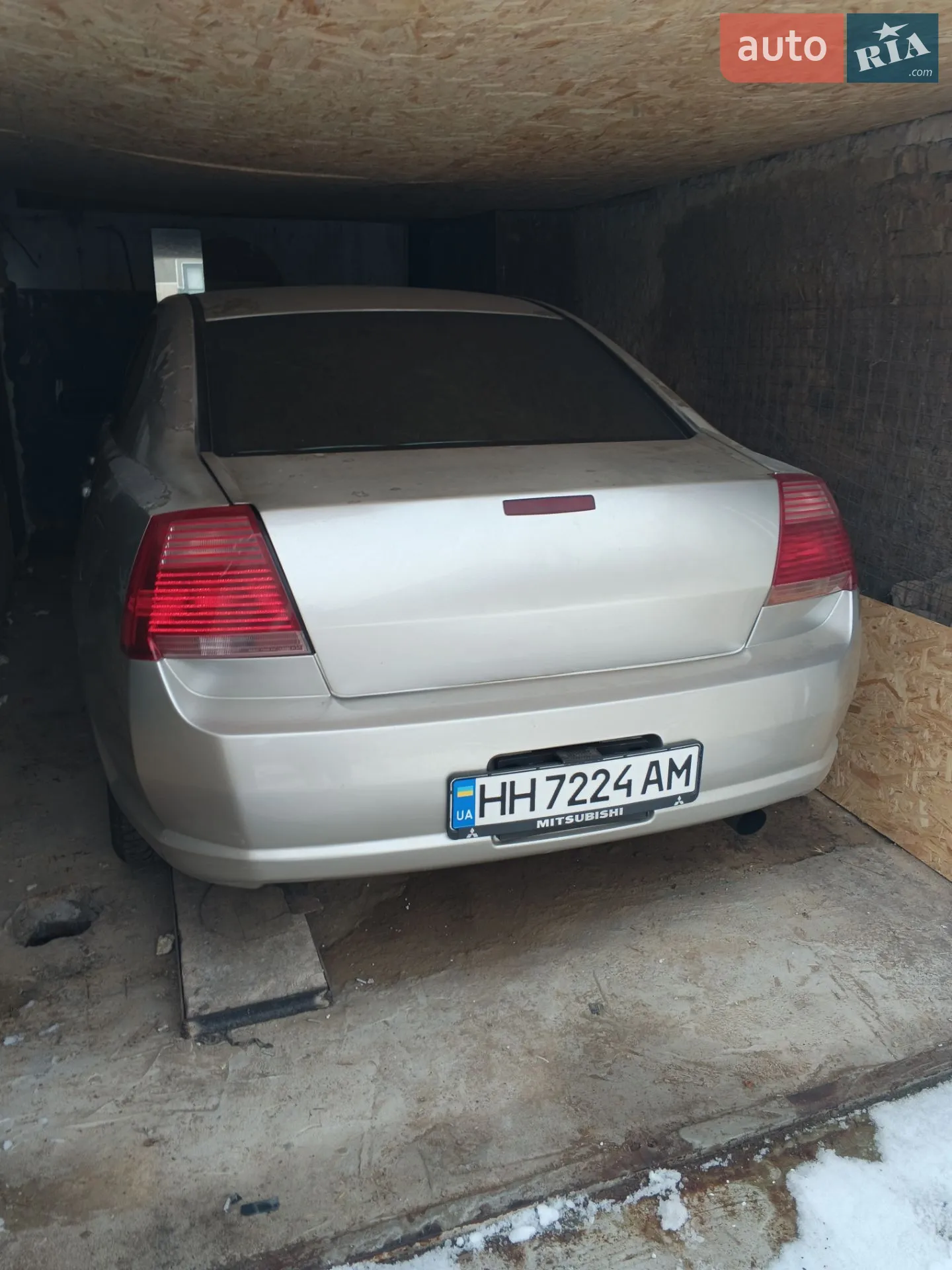 Mitsubishi Galant, 2004