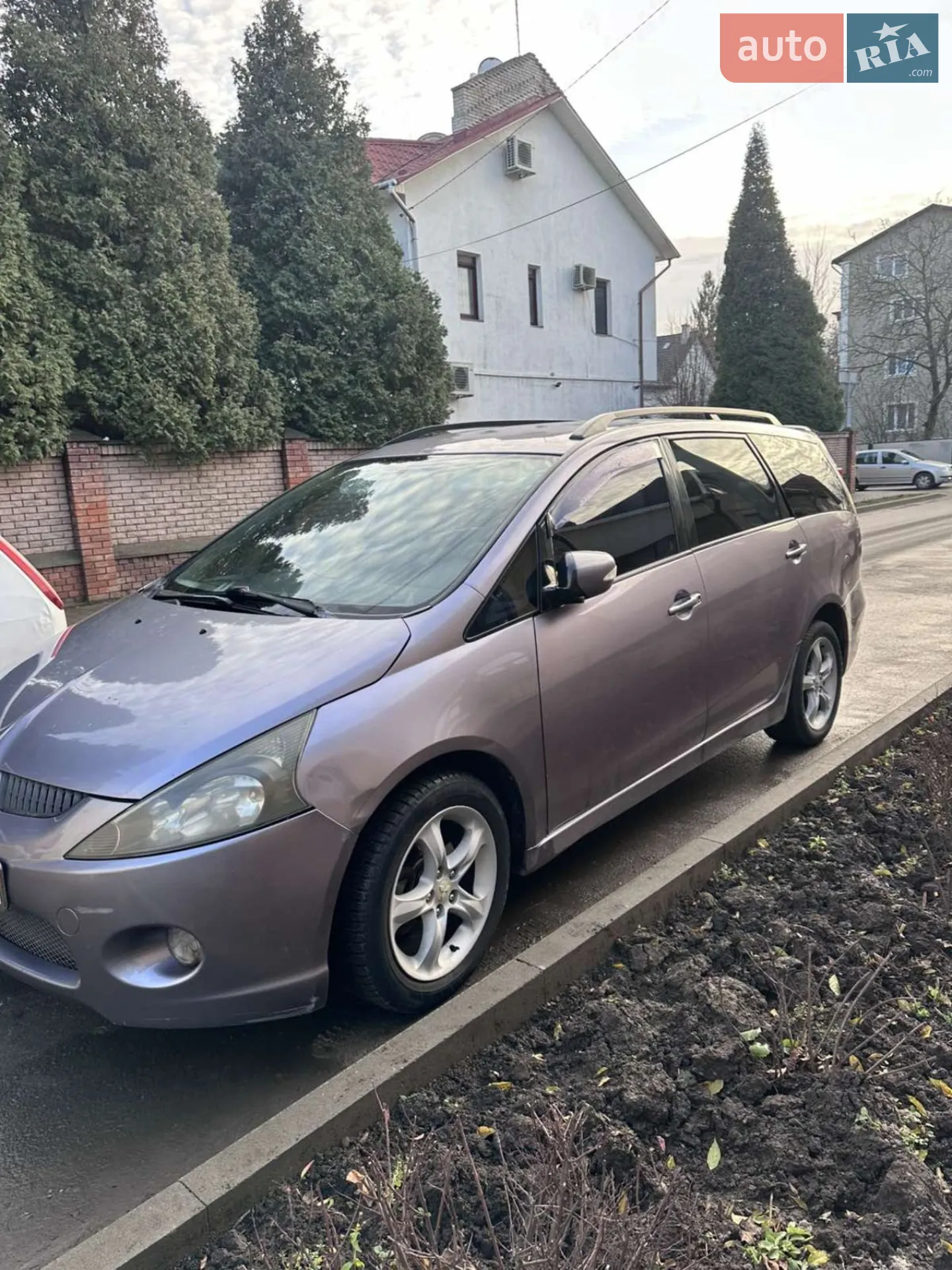 Mitsubishi Grandis, 2004