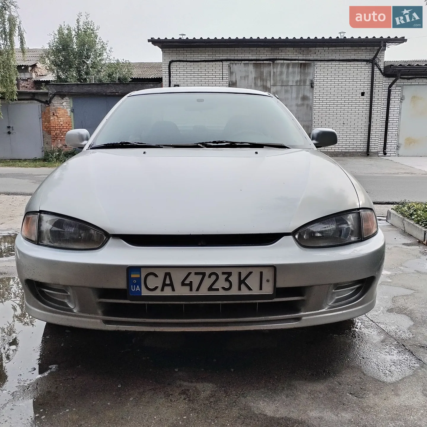 Mitsubishi Mirage, 2001