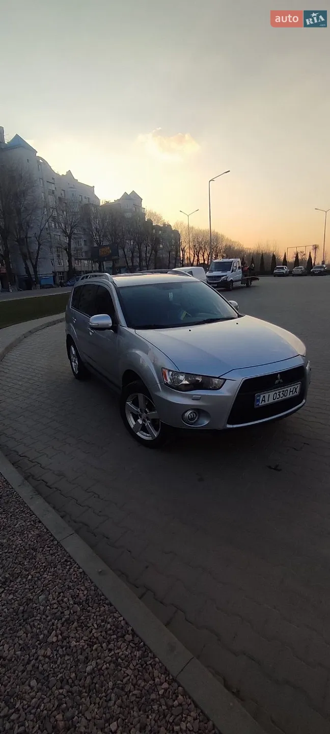 Mitsubishi Outlander XL 2010 — 1