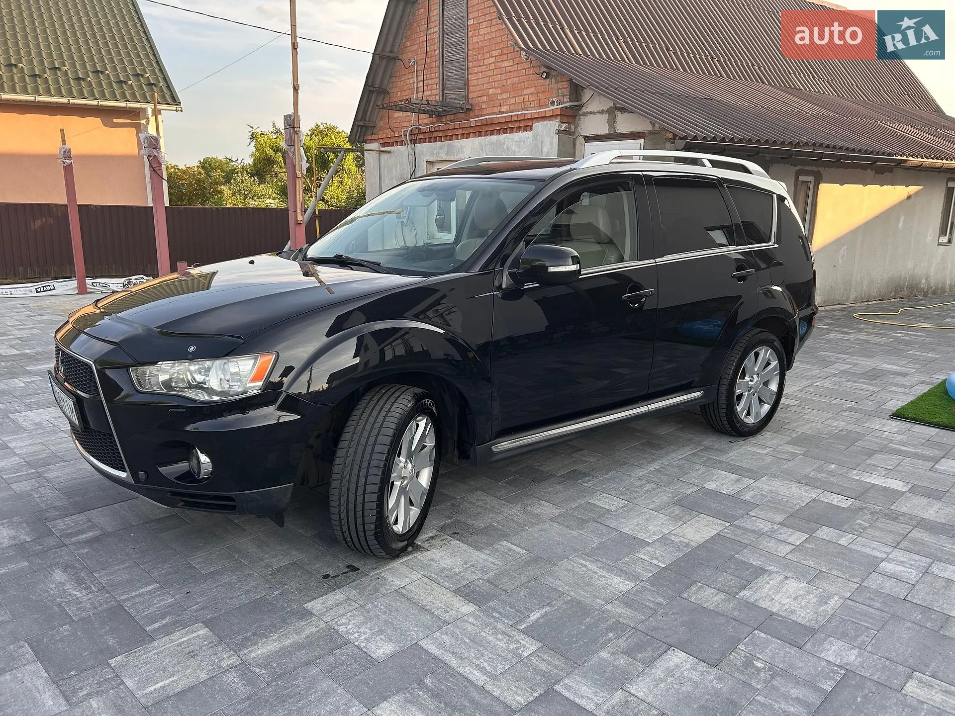 Mitsubishi Outlander XL, 2010