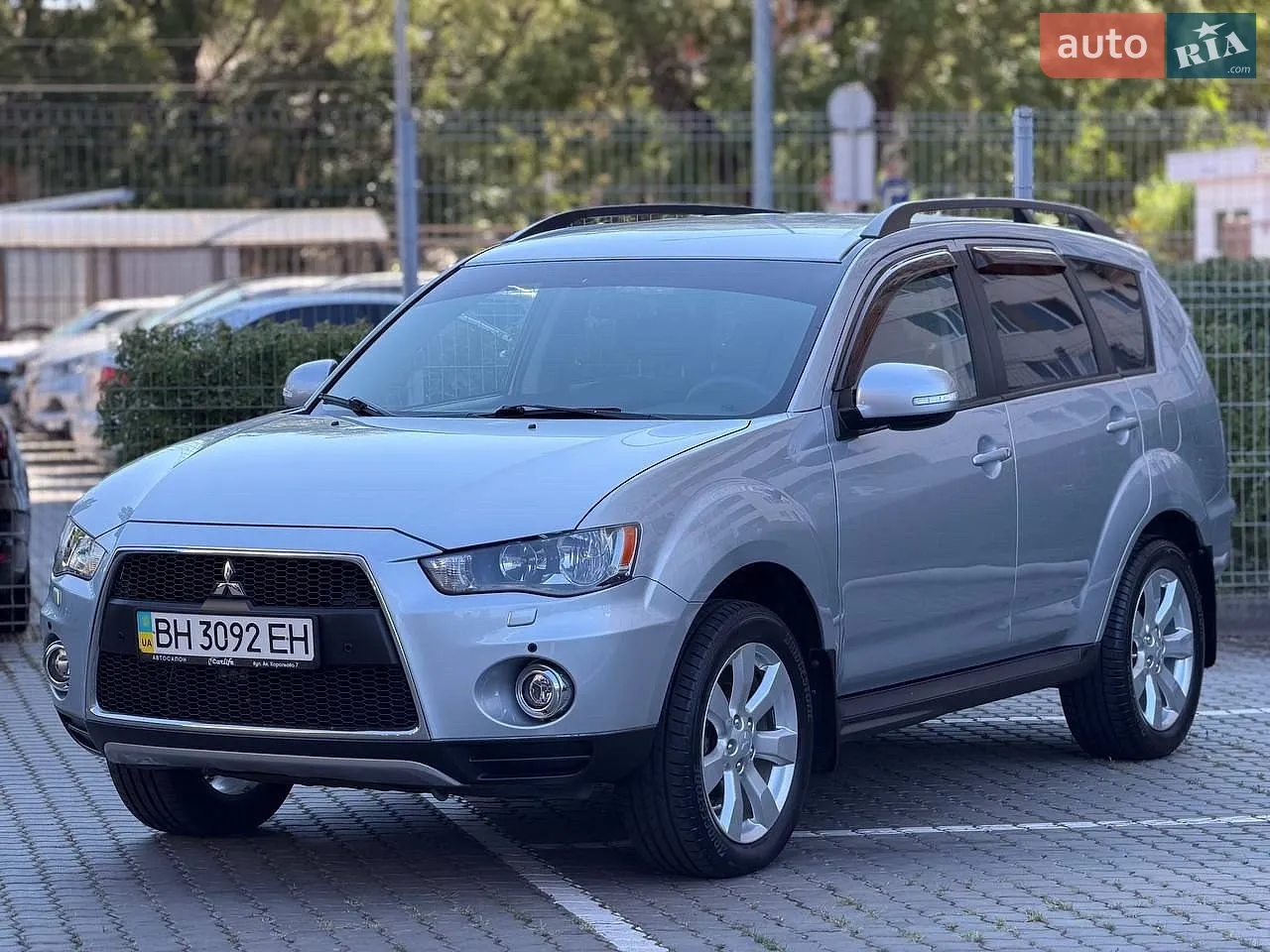 Mitsubishi Outlander XL, 2011