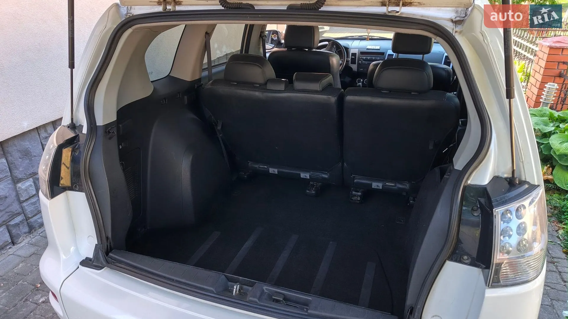 Mitsubishi Outlander XL, 2010