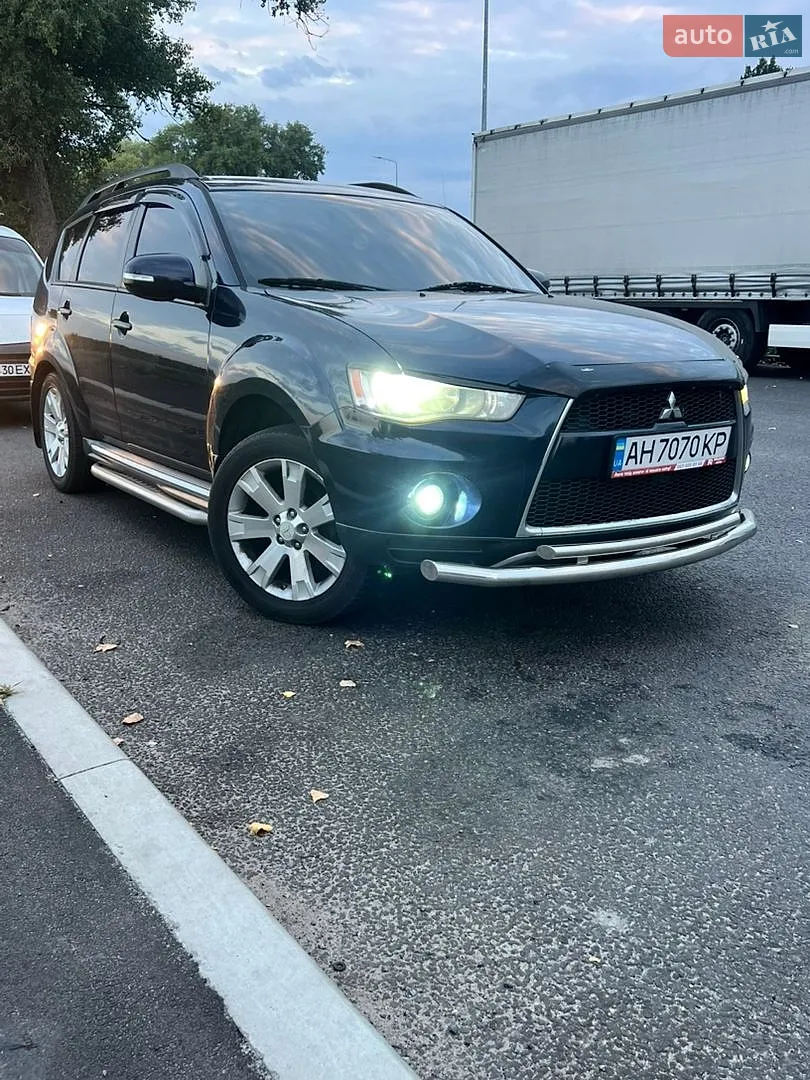 Mitsubishi Outlander XL, 2010