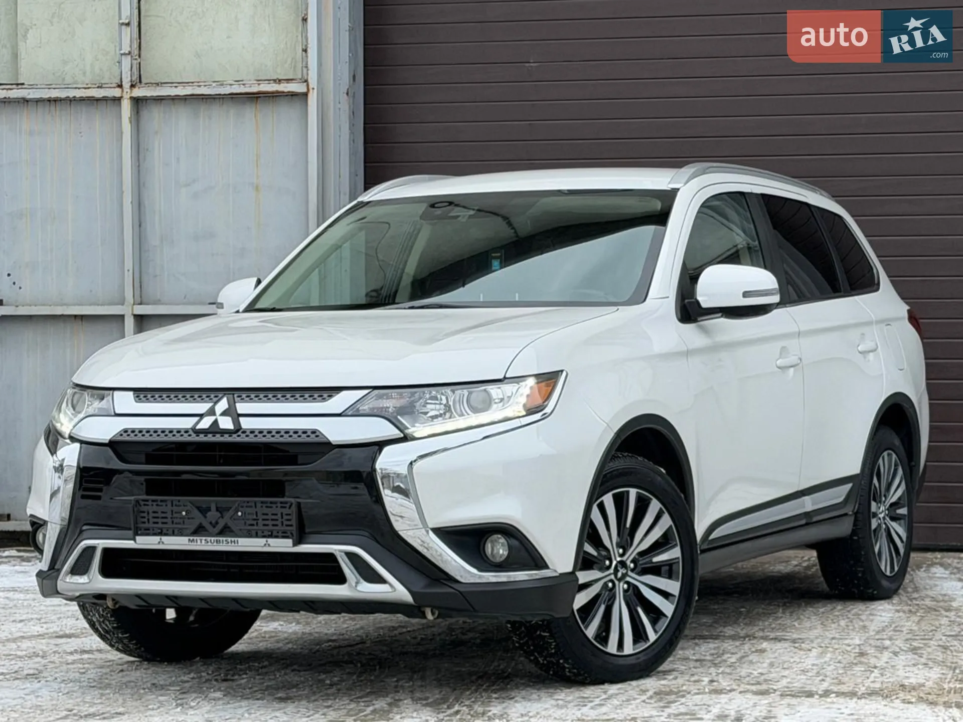 Mitsubishi Outlander, 2020