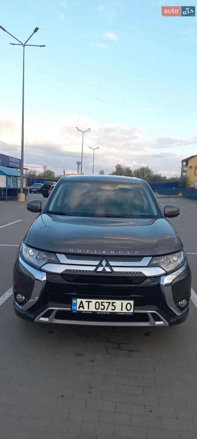 Mitsubishi Outlander, 2020