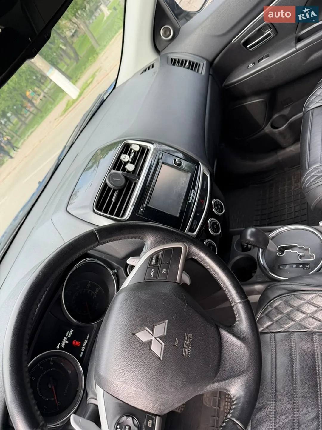 Mitsubishi Outlander, 2015