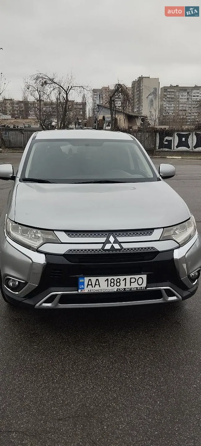 Mitsubishi Outlander, 2019