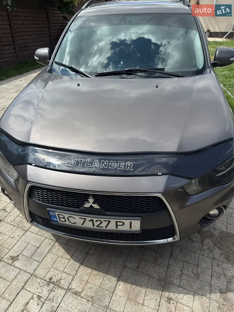 Mitsubishi Outlander, 2011
