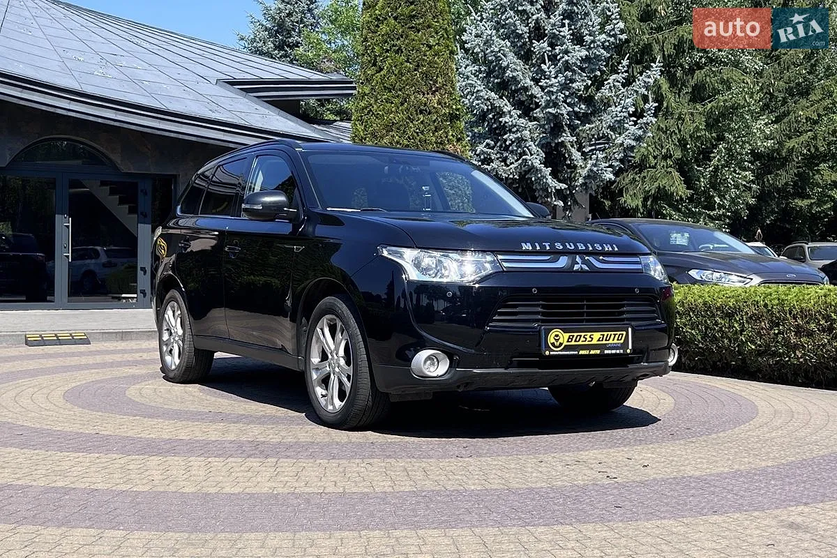 Mitsubishi Outlander, 2012