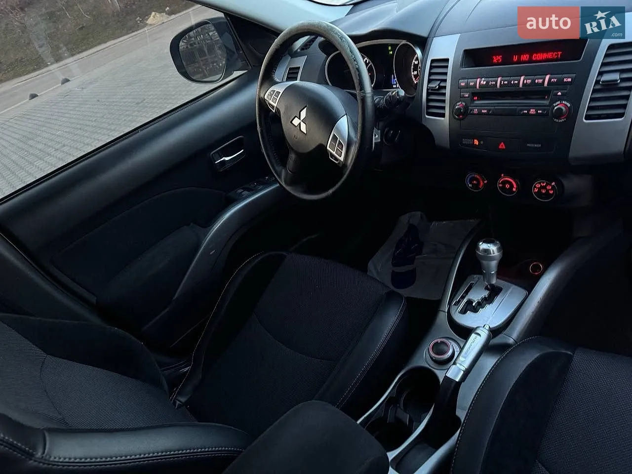Mitsubishi Outlander, 2011