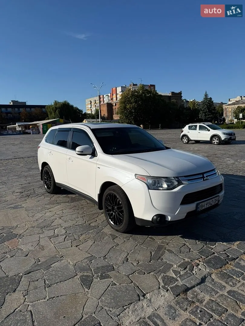 Mitsubishi Outlander, 2013
