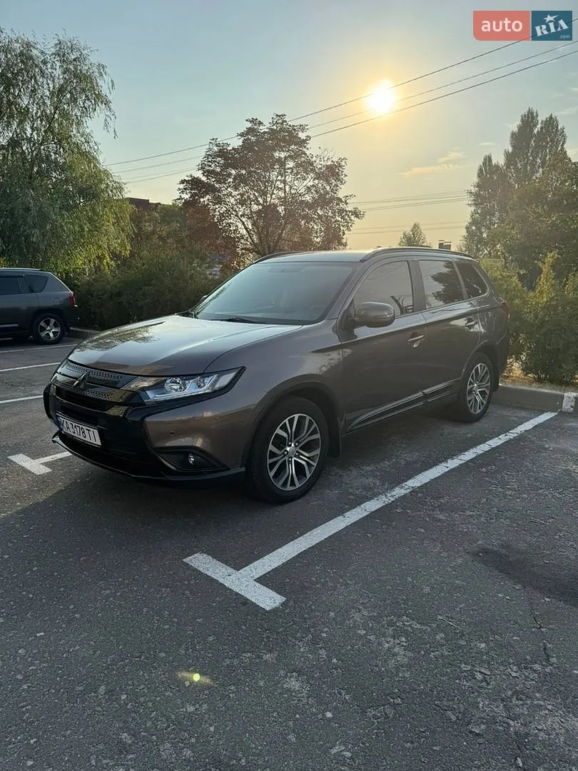 Mitsubishi Outlander, 2016