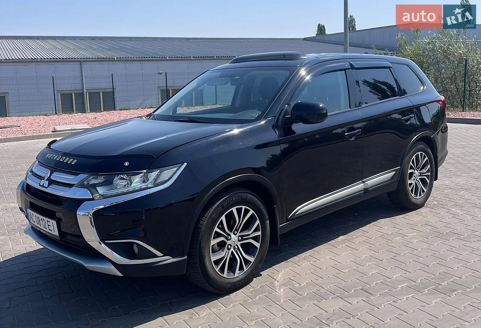 Mitsubishi Outlander 2017 — 1