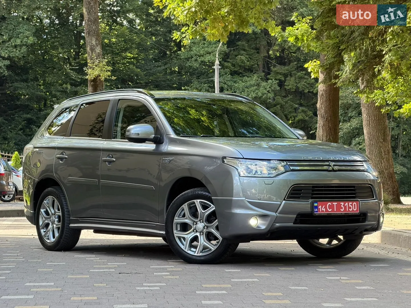 Mitsubishi Outlander, 2014