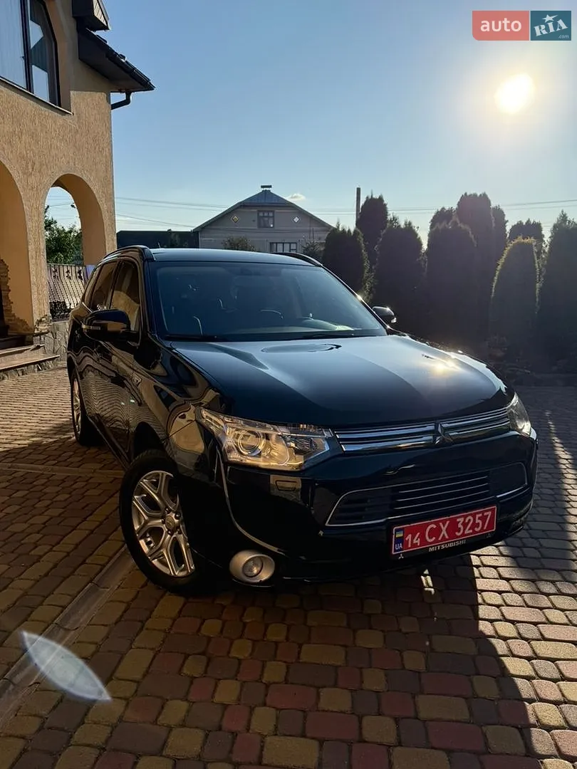 Mitsubishi Outlander, 2013