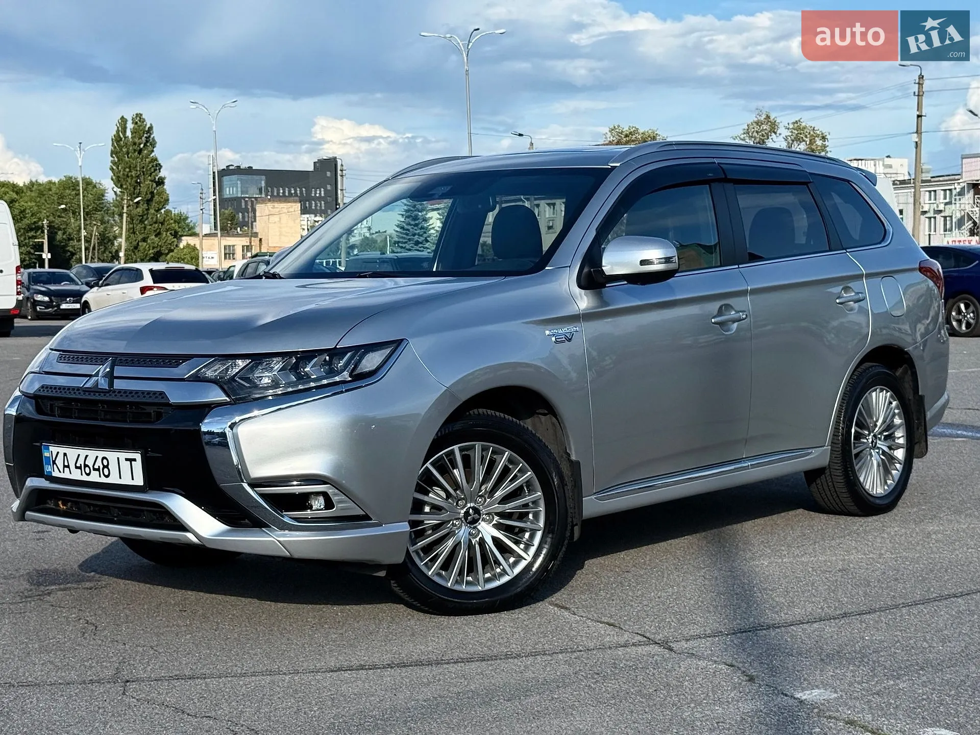 Mitsubishi Outlander, 2020
