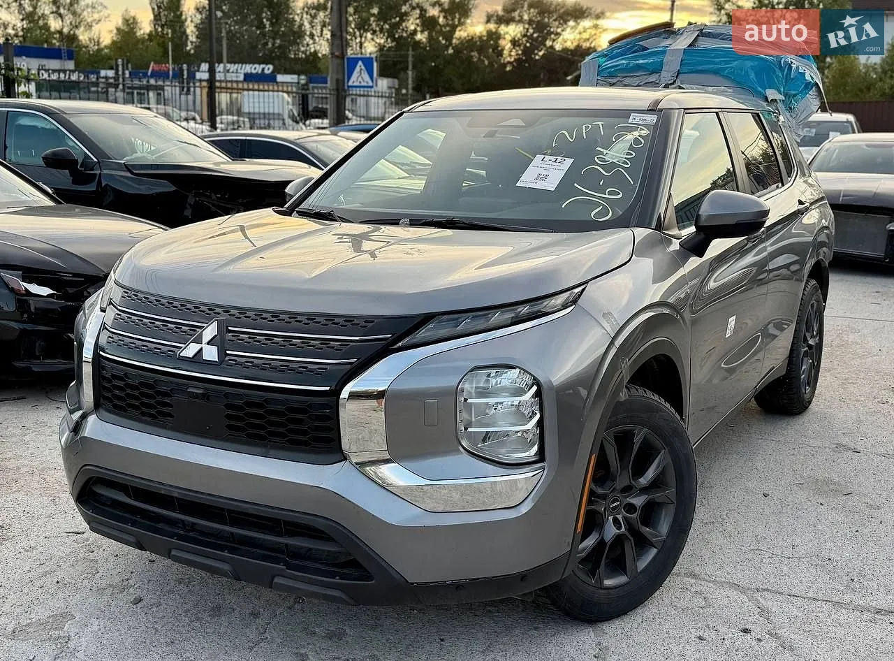 Mitsubishi Outlander, 2022